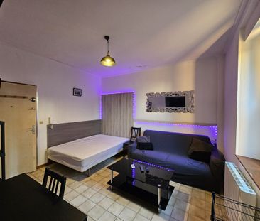 F1 DE 24M² // CUISINE INDEPENDANTE EQUIPEE // SDB // JARDIN 40M² //... - Photo 2