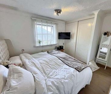 St. Clements Way, Bishopdown, SP1 - Photo 2