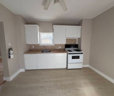 Renovated charming 1 bed 1 bath flat in Downtown Dartmouth - Photo 6