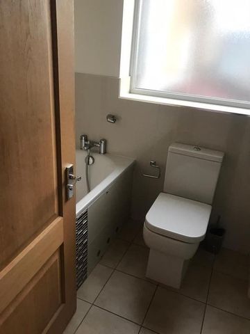 Room in a Shared House, Denbigh Road, E6 - Photo 5