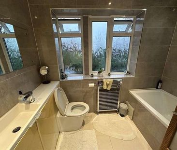 Brooke Close, Bushey, WD23 - Photo 3