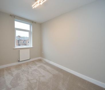 3 bedroom end of terrace house to rent - Photo 6