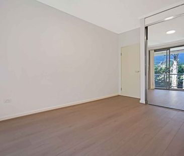 ONE BEDROOM APARTMENT WITH PRIVATE BALCONY & PARKING - Photo 3