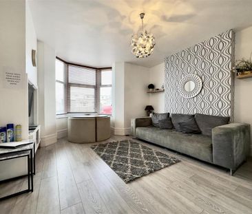 3 bedroom apartment to rent - Photo 3