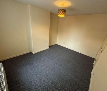 Marley Terrace, Leeds, LS11 - Photo 2