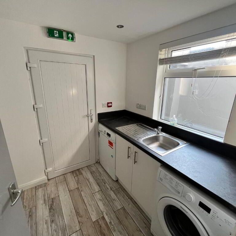 37 Causeway Street, Portrush, BT56 8AB - Photo 1