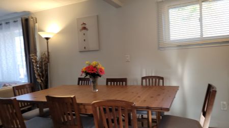 For Lease - 18 16TH Street, Wasaga Beach, Ontario - Photo 2