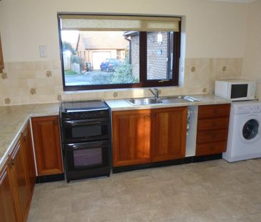 Stratton Orchard, SWINDON - Photo 3