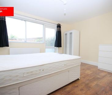 4 bedroom flat to rent - Photo 3
