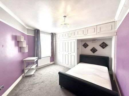 4 bedroom terraced house to rent - Photo 4
