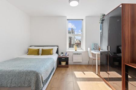 3 bedroom flat to rent - Photo 5