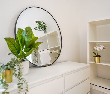 Vollmöblierte 55 m² Wohnung mit Balkon – sofort bezugsfertig in ruh... - Photo 2