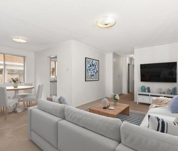 Comfortable & Convenient Living in the Heart of Eastwood - Photo 2