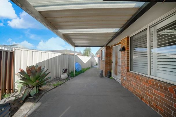 COMFORTABLE HOME INCLUDES SOLAR PANELS !!! - Photo 1