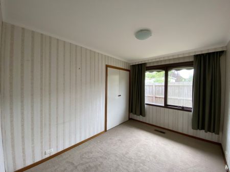 Spacious and Conveniently Located! - Photo 5