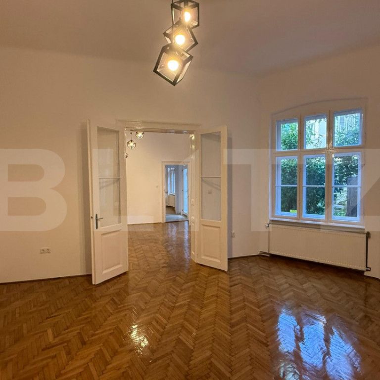 Apartament nemobilat 75 mp | Ultracentral | Renovat Integral - Photo 1