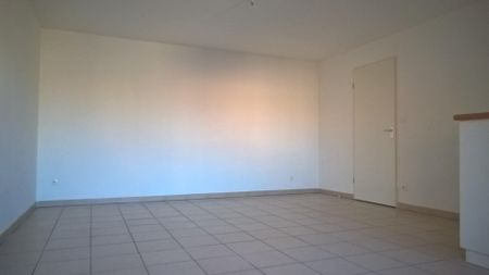 location Appartement T3 DE 60.54m² À ST ESTEVE - Photo 2