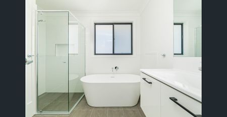 Stunning Brand New 5-bedroom Home - Photo 5