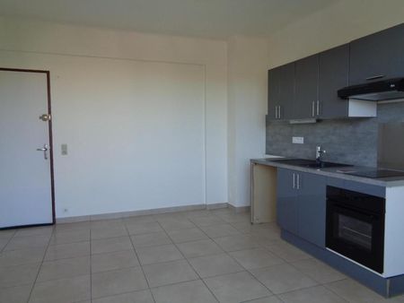 Location Appartement 2 pièces 30m² DRAGUIGNAN 83300 - Photo 3