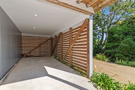 Extraordinary East Coast Rd Home - Photo 2