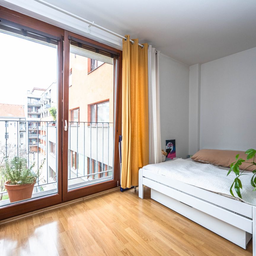 Pronájem bytu 2+kk v osobním vlastnictví 55 m², Praha 7 - Holešovice - Fotografie 1