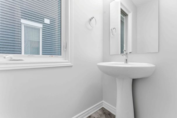 For Lease - 182 Ryan Reynolds Way, Orleans - Convent Glen and Area, Ontario - Photo 1