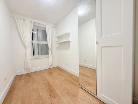 2 Bed Flat, Richmond Road, IG1 - Photo 3