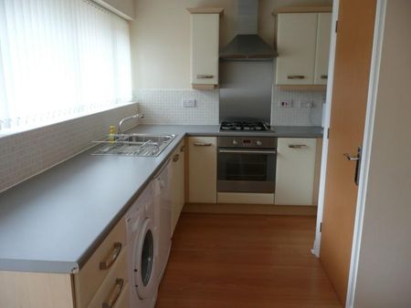 3 bedroom semi-detached house to rent - Photo 5