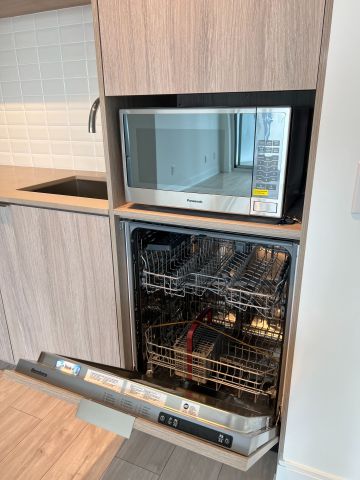 For Lease - 70 Annie Craig Drive Unit# 317, Toronto, Ontario - Photo 2