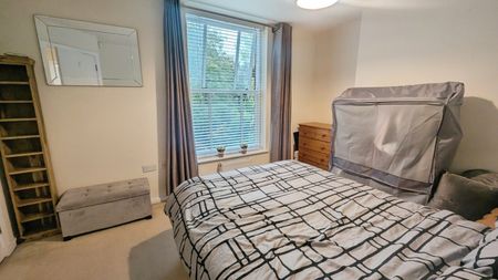 2 bedroom Flat To Let - Photo 5