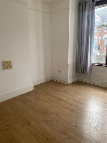 4 bedroom townhouse to rent - Photo 4