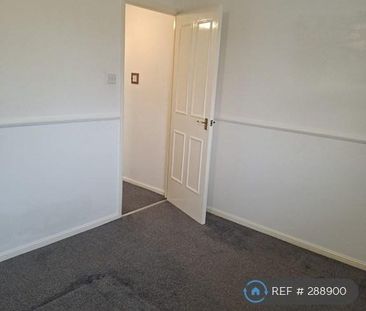 2 bedroom end of terrace house to rent - Photo 5
