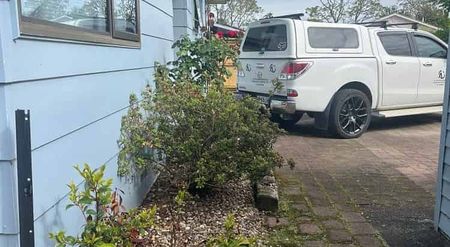 Charming 2BR Home (stand alone) - Photo 4