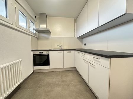 Appartement rénové de 3.5 pièces au 3ème étage à Gimel - Photo 4