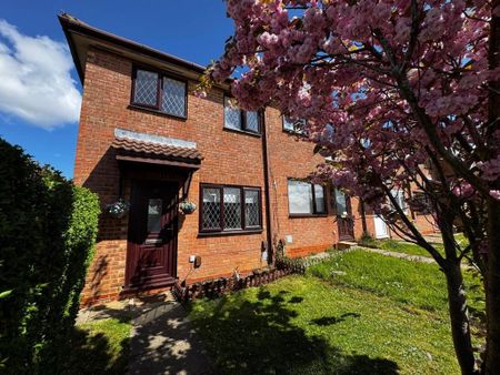 3 bedroom end of terrace house to rent - Photo 4