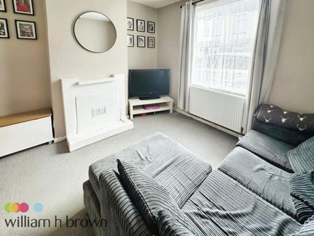 2 bedroom terraced house to rent - Photo 4