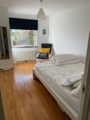 Villa i lugnt bostadsområde med fantastisk sjöutsikt - Photo 3