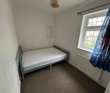 3 bedroom semi-detached house to rent - Photo 6