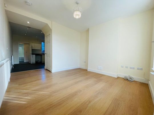 2 Bed Terraced House, Nursery Lane, NG6 - Photo 1