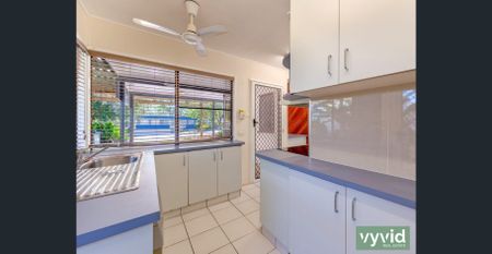 Cute home with Solar & Two Bay Shed - Photo 4