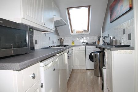 Hatchlands Road, RH1 - Photo 4