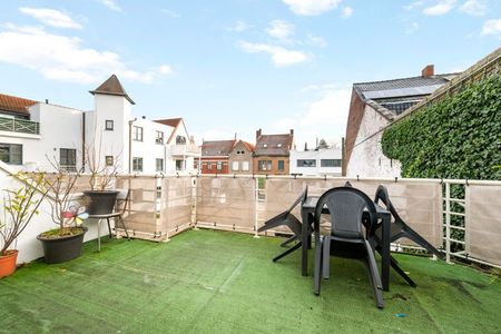 Roeselare : ruime lichtrijke duplexappartement met zolder voorzien van 2 slaapkamers en een groot zonneterras binnenin een woonerf. (opp 143 m²) - Photo 5
