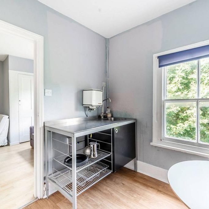 Studio to rent - Photo 1