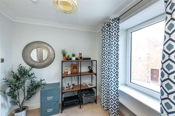 4 bedroom terraced house to rent - Photo 1