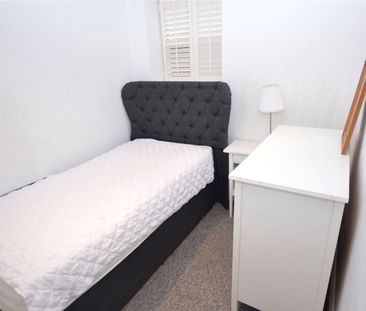 property to rent Jolly House, 128 High Street, Colchester, CO7 - Photo 1