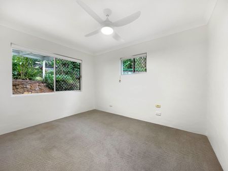 Charming Home in Palmwoods with Solar & Lawn Maintenance Included! - Photo 4