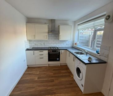 3 bedroom terraced house to rent - Photo 5