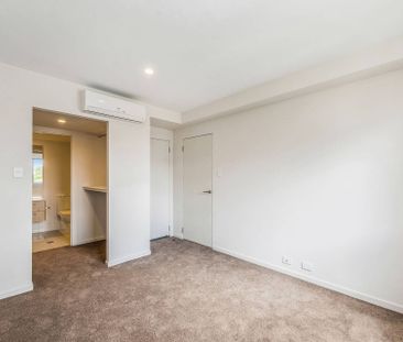 Modern Two Bedroom Gem - Photo 3