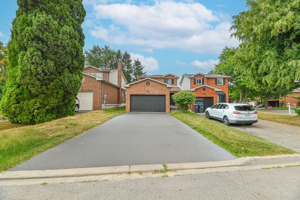 For Lease - 4 Lawnview Court, Brampton, Ontario - Photo 1
