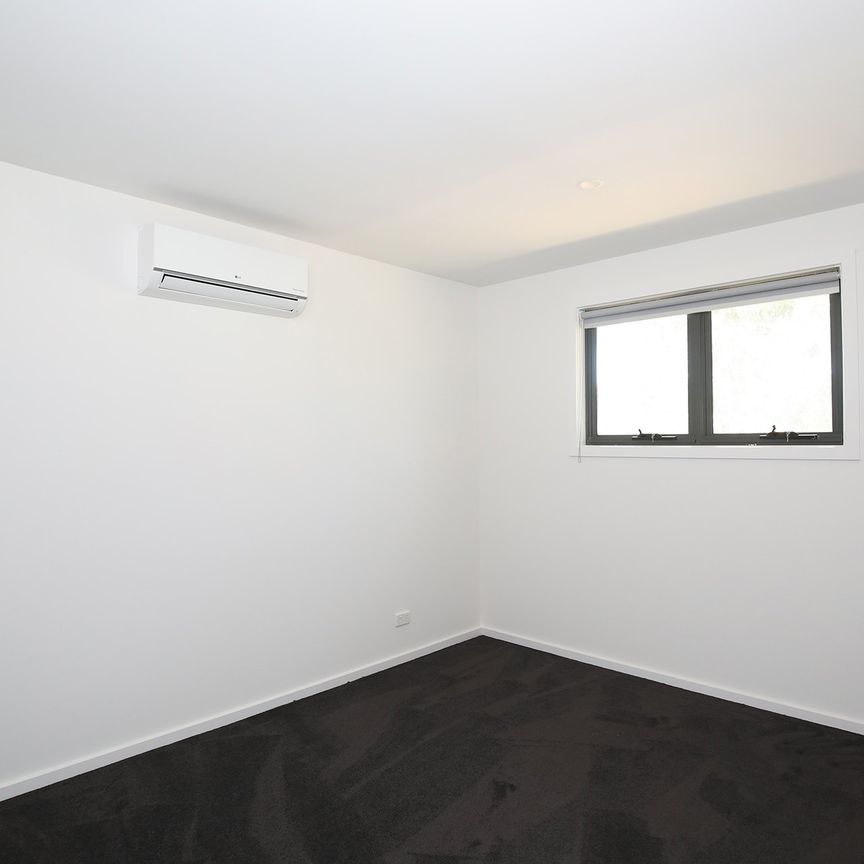 2/111 Willow Bend, Bulleen - Photo 1